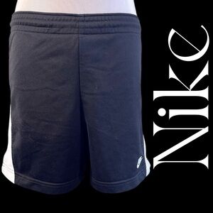 S (4-6) Nike shorts